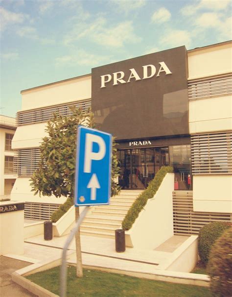 prada outlet florence.